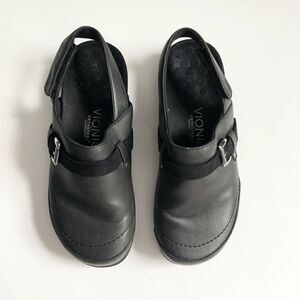 Vionic Cairns style in black leather with adjustable Velcro ankle strap size 6